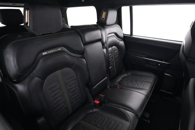 2026 Rivian R1S — photo 4 of 26