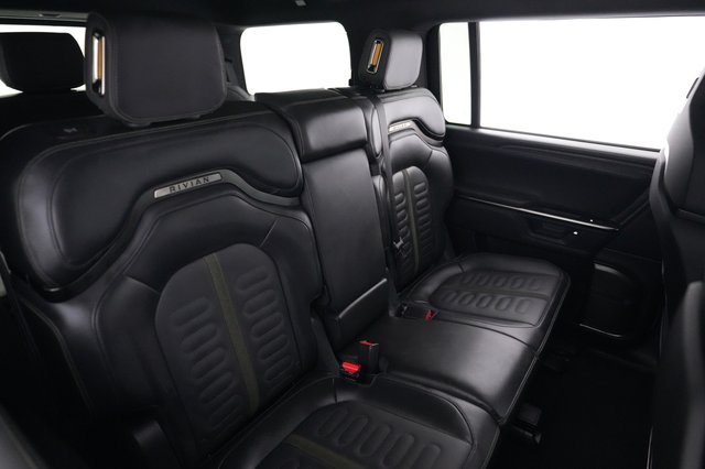 2026 Rivian R1S — photo 4 of 26