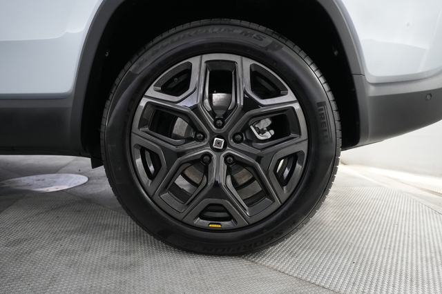 2026 Rivian R1S