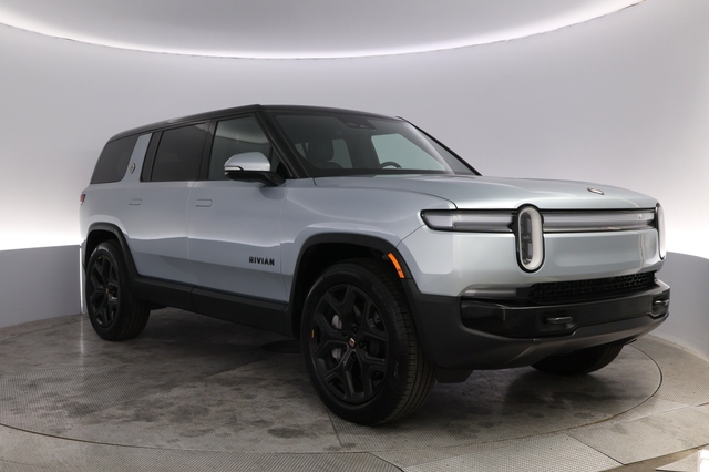 2026 Rivian R1S