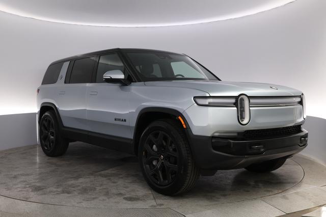 2026 Rivian R1S — photo 10 of 26