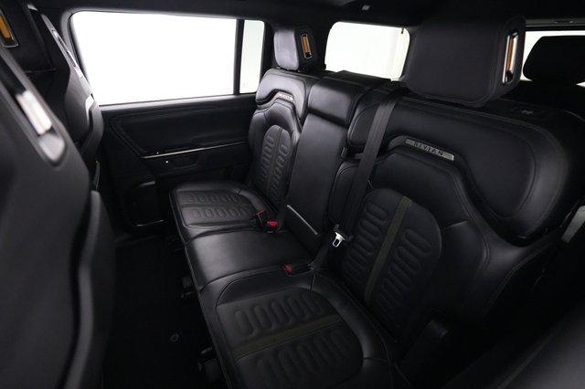 2026 Rivian R1S