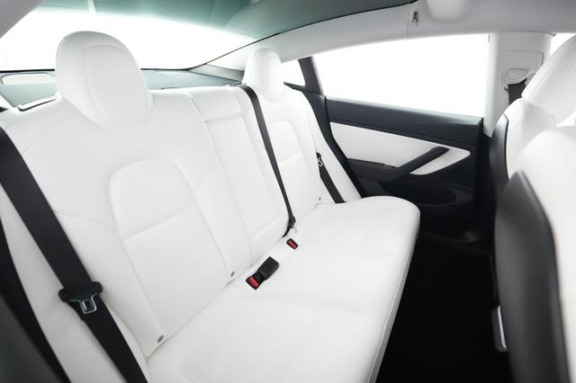 2020 Tesla Model 3 — photo 4 of 26
