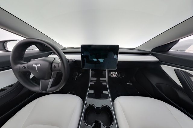 2020 Tesla Model 3 — photo 21 of 26