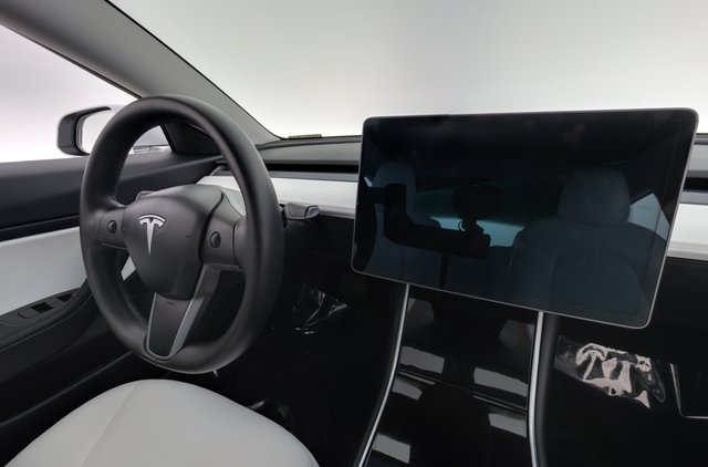 2020 Tesla Model 3 — photo 20 of 26