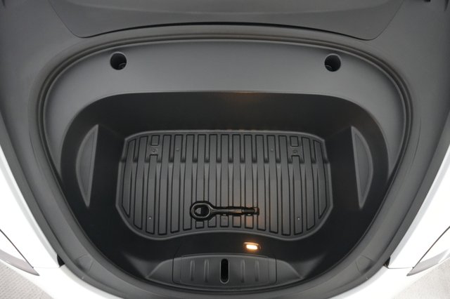 2020 Tesla Model 3 — photo 23 of 26