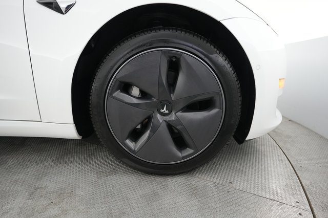 2020 Tesla Model 3 — photo 16 of 26