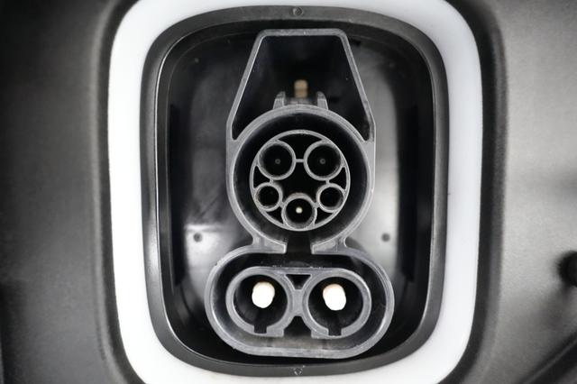 2023 Hyundai Kona Electric — photo 8 of 20