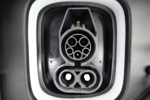 2023 Hyundai Kona Electric — photo 8 of 20