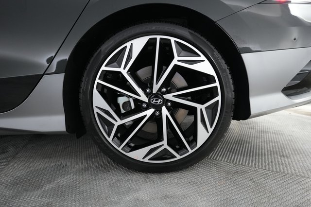 2023 Hyundai IONIQ 6 — photo 7 of 21