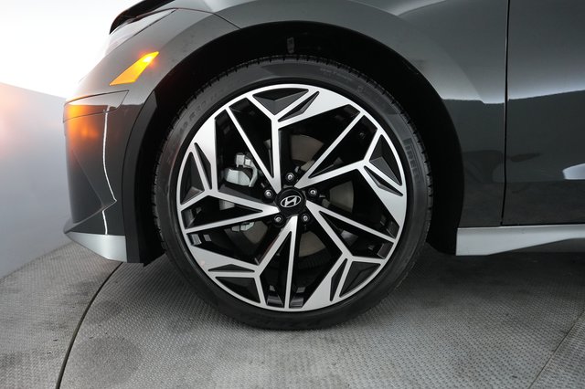 2023 Hyundai IONIQ 6 — photo 15 of 21