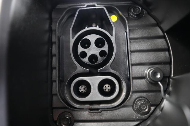 2023 Hyundai IONIQ 6 — photo 8 of 21