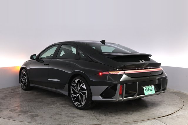 2023 Hyundai IONIQ 6 — photo 13 of 21