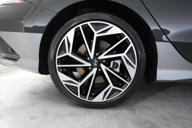 2023 Hyundai IONIQ 6 — photo 17 of 21
