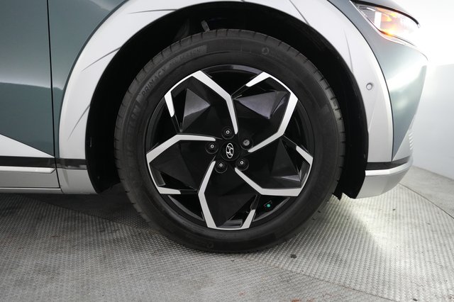 2024 Hyundai IONIQ 5 — photo 16 of 23