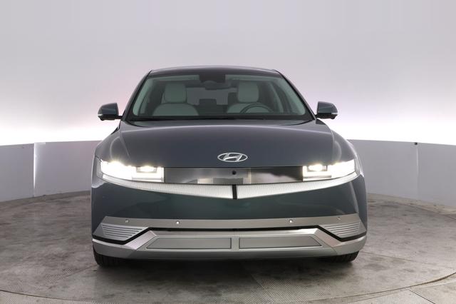 2024 Hyundai IONIQ 5 — photo 9 of 23