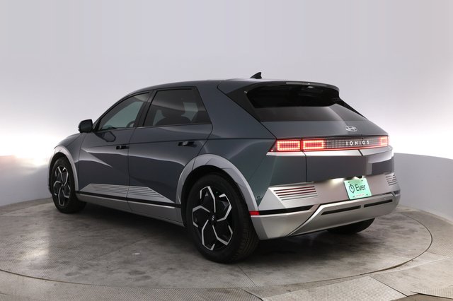 2024 Hyundai IONIQ 5 — photo 13 of 23