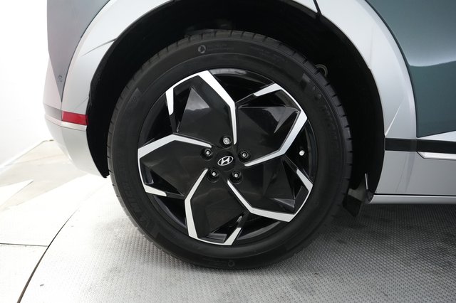 2024 Hyundai IONIQ 5 — photo 17 of 21