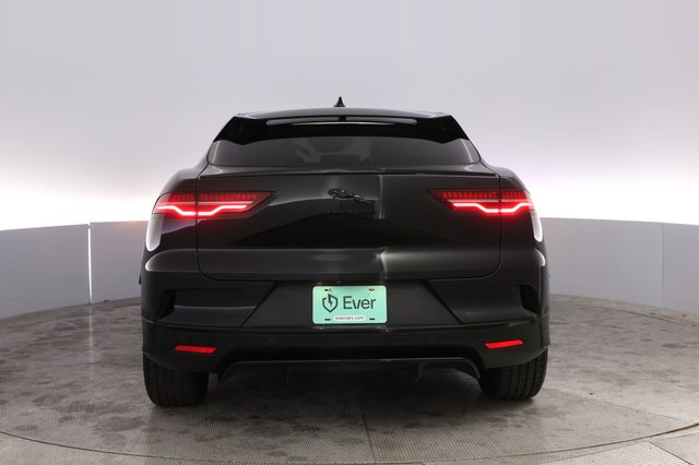 2024 Jaguar I-Pace — photo 12 of 24