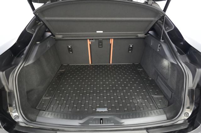 2024 Jaguar I-Pace — photo 6 of 24