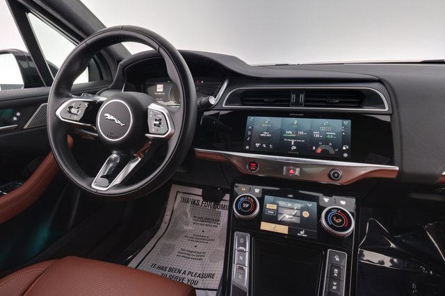 2024 Jaguar I-Pace — photo 20 of 24