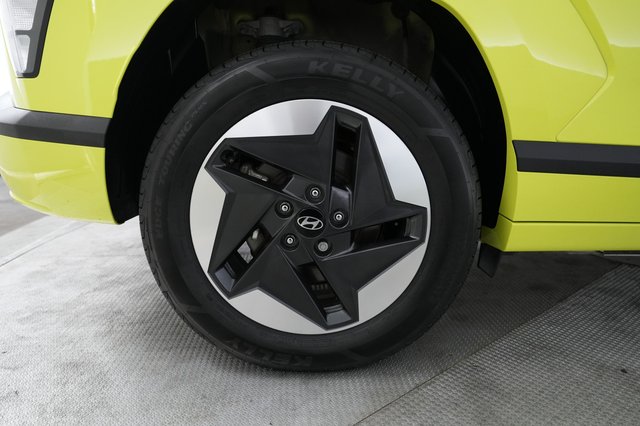 2024 Hyundai Kona Electric — photo 17 of 22