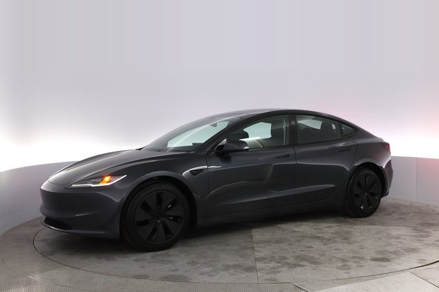2025 Tesla Model 3 — photo 14 of 22