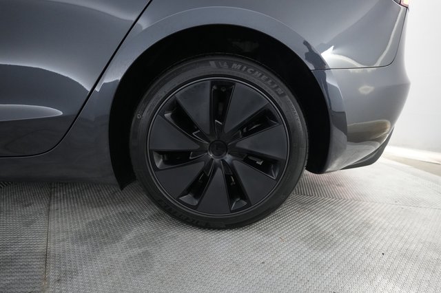 2025 Tesla Model 3 — photo 15 of 22