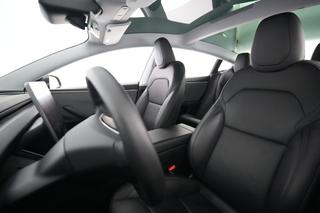 2025 Tesla Model 3 — photo 3 of 22