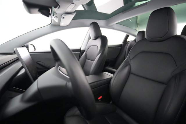 2025 Tesla Model 3 — photo 3 of 22