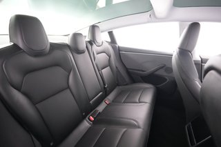 2025 Tesla Model 3 — photo 4 of 22