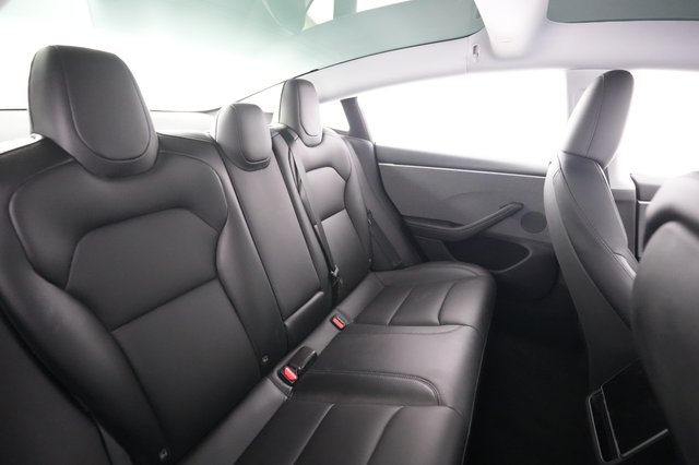 2025 Tesla Model 3 — photo 4 of 22