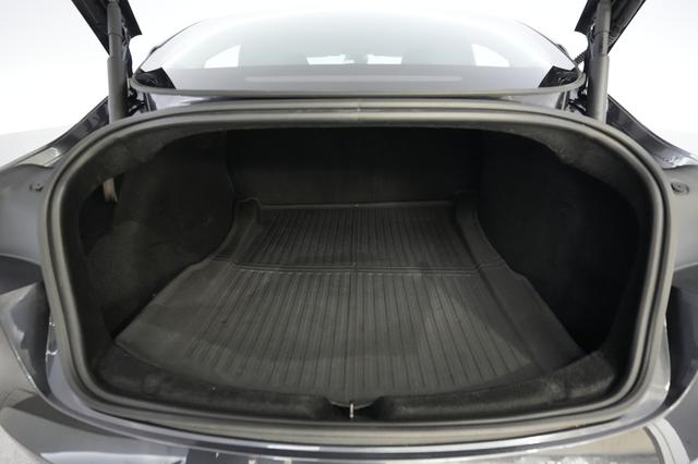2025 Tesla Model 3 — photo 6 of 22