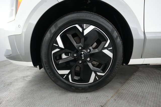 2023 Kia Niro EV — photo 15 of 21