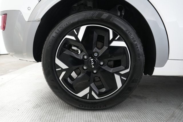 2023 Kia Niro EV — photo 17 of 21