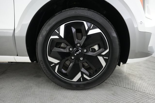 2023 Kia Niro EV — photo 16 of 21