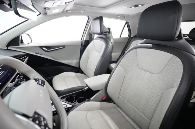 2023 Kia Niro EV — photo 3 of 21