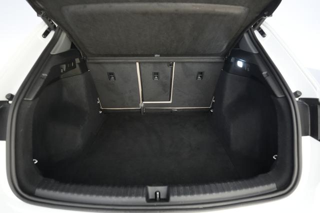 2023 Audi Q4 e-tron — photo 6 of 20