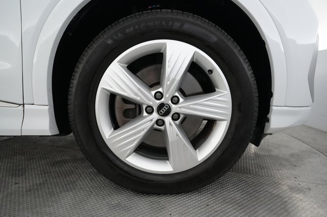 2023 Audi Q4 e-tron — photo 16 of 20