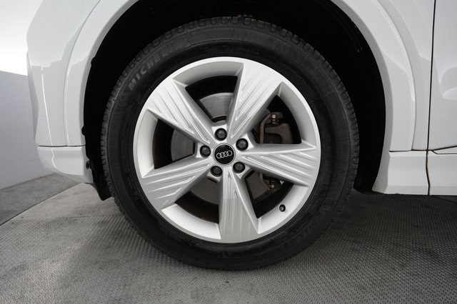 2023 Audi Q4 e-tron — photo 15 of 20