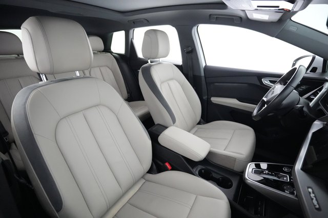 2023 Audi Q4 e-tron — photo 18 of 20