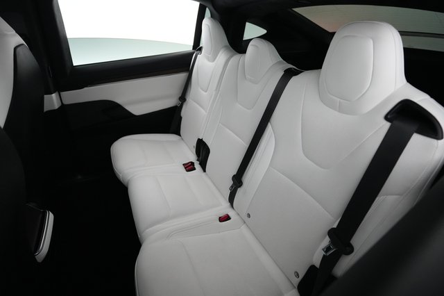 2023 Tesla Model X — photo 19 of 24