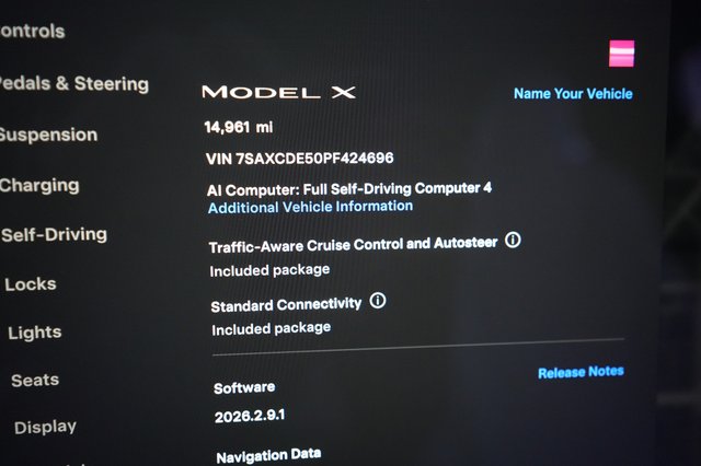 2023 Tesla Model X — photo 5 of 24