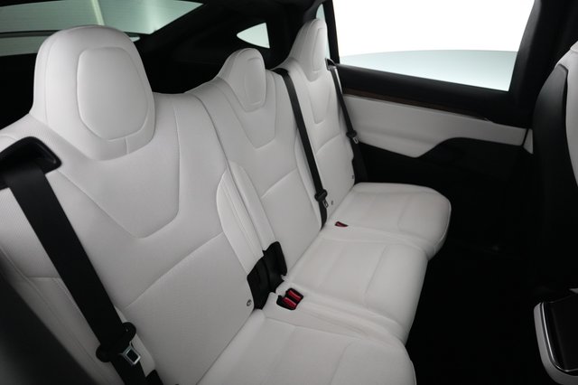 2023 Tesla Model X — photo 4 of 24