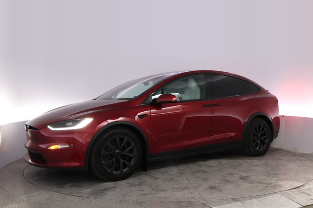 2023 Tesla Model X — photo 14 of 24