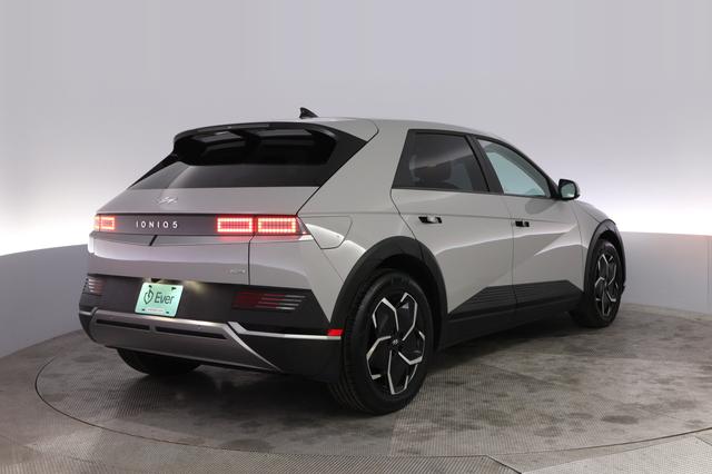 2023 Hyundai IONIQ 5 — photo 2 of 24