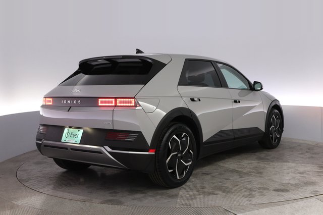 2023 Hyundai IONIQ 5 — photo 2 of 24