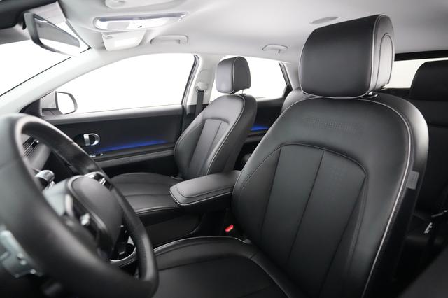 2023 Hyundai IONIQ 5 — photo 3 of 24