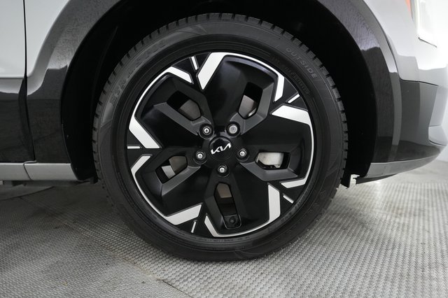2023 Kia Niro EV — photo 16 of 22