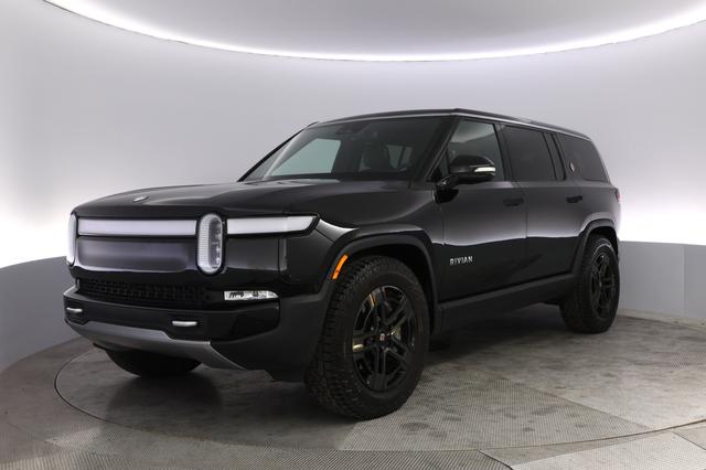 2024 Rivian R1S — VIN 7PDSGCBA6RN040796